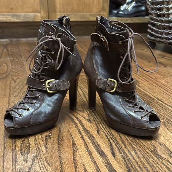 Stuart Weitzman booties for Fall! - Picture 1 of 7